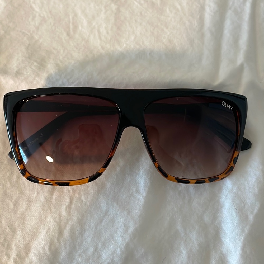 Quay x Desi OTL II Sunglasses